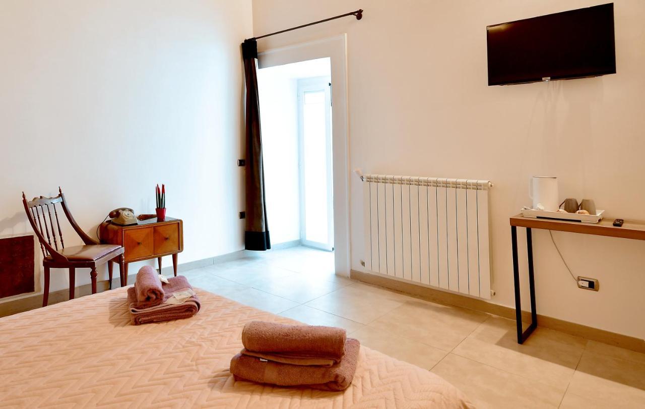 Bed and Breakfast Di Affreschi E Volte à Naples Extérieur photo