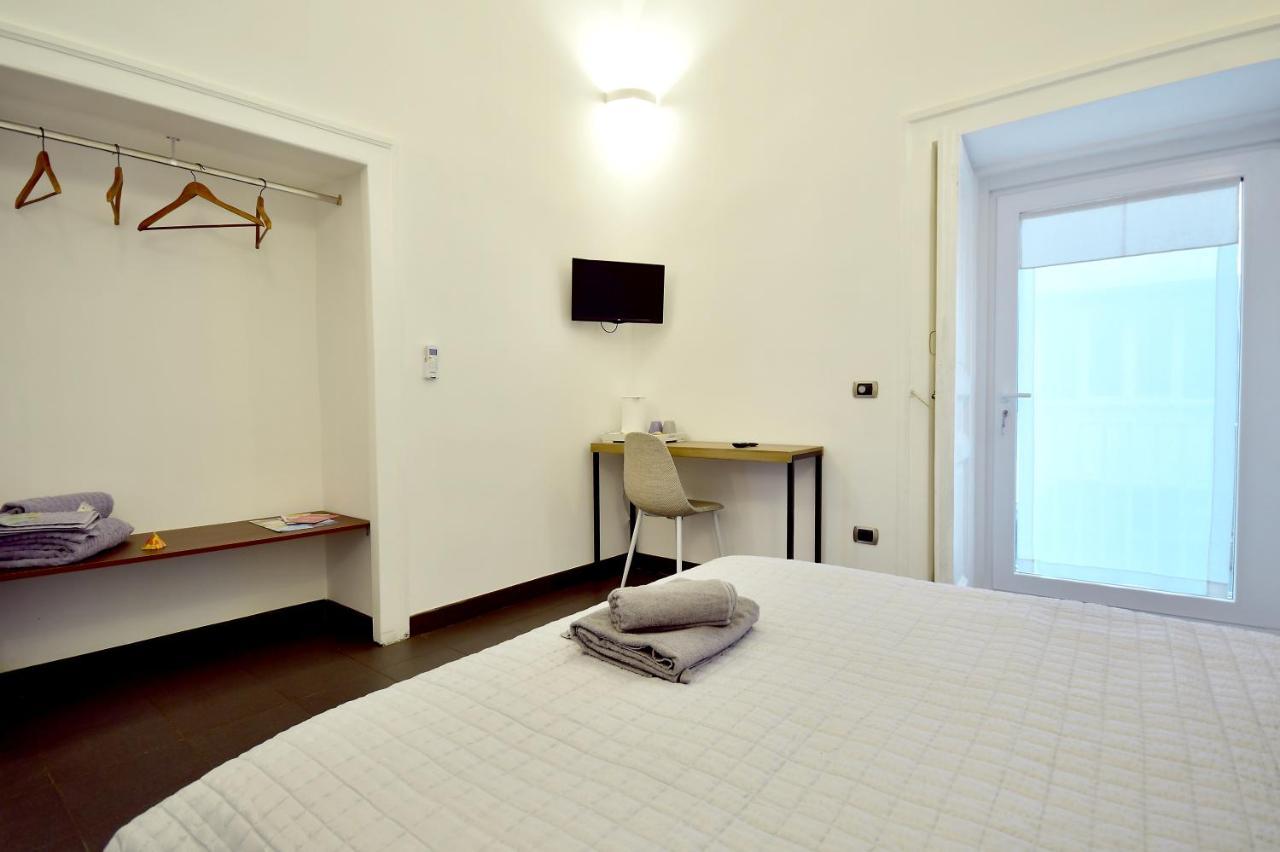 Bed and Breakfast Di Affreschi E Volte à Naples Extérieur photo
