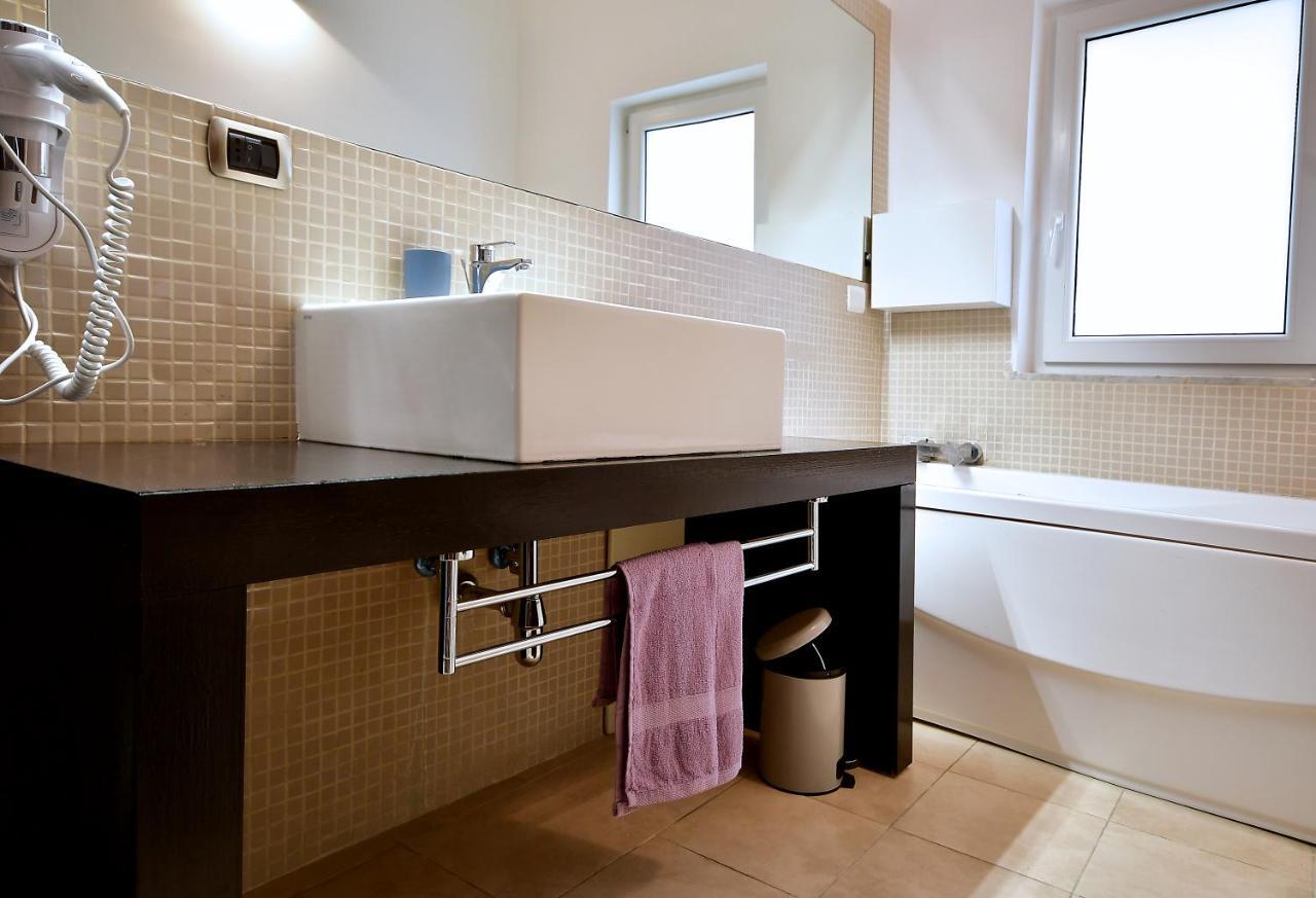 Bed and Breakfast Di Affreschi E Volte à Naples Extérieur photo